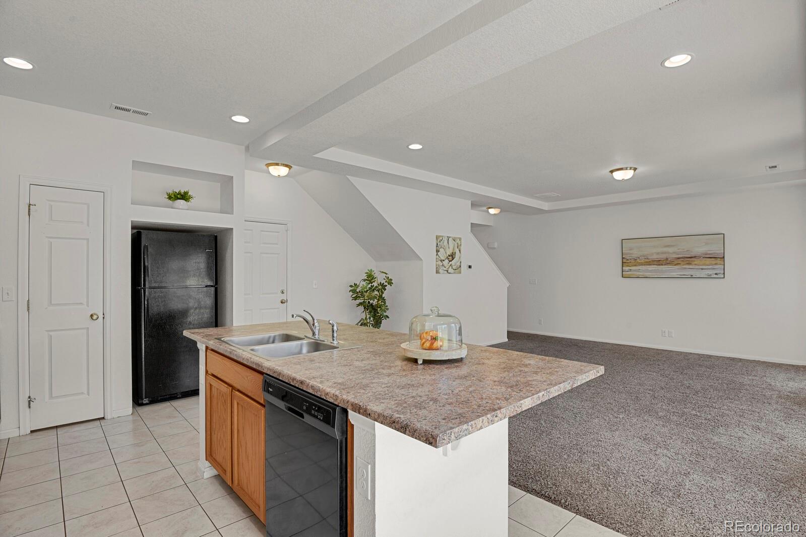MLS Image #10 for 18190 e 52nd place,denver, Colorado