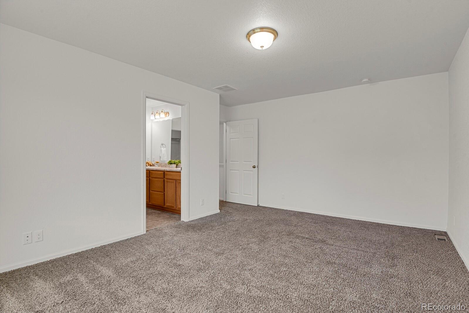 MLS Image #17 for 18190 e 52nd place,denver, Colorado