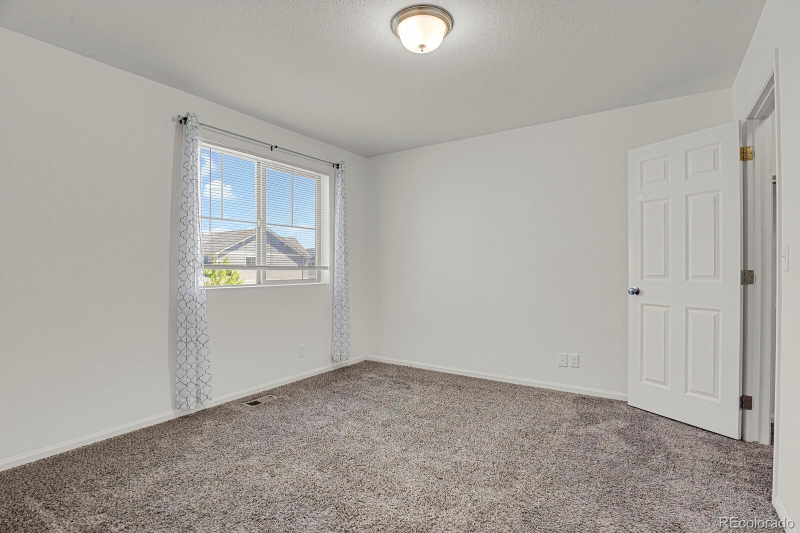 MLS Image #21 for 18190 e 52nd place,denver, Colorado