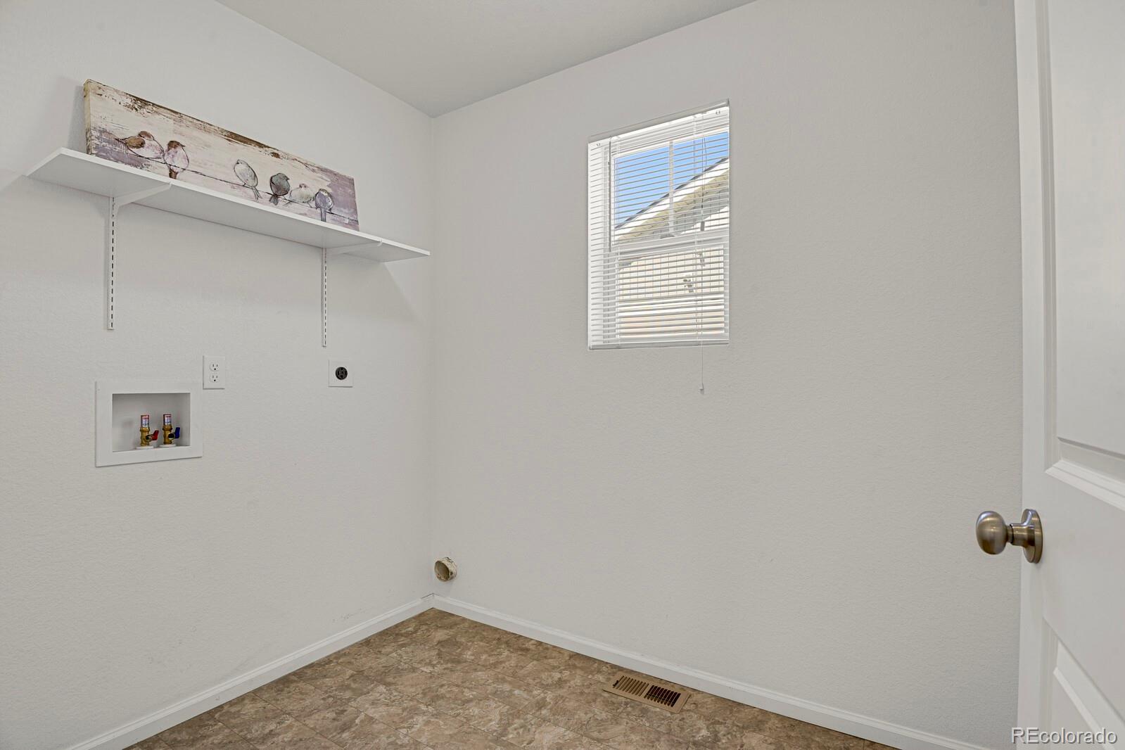 MLS Image #26 for 18190 e 52nd place,denver, Colorado