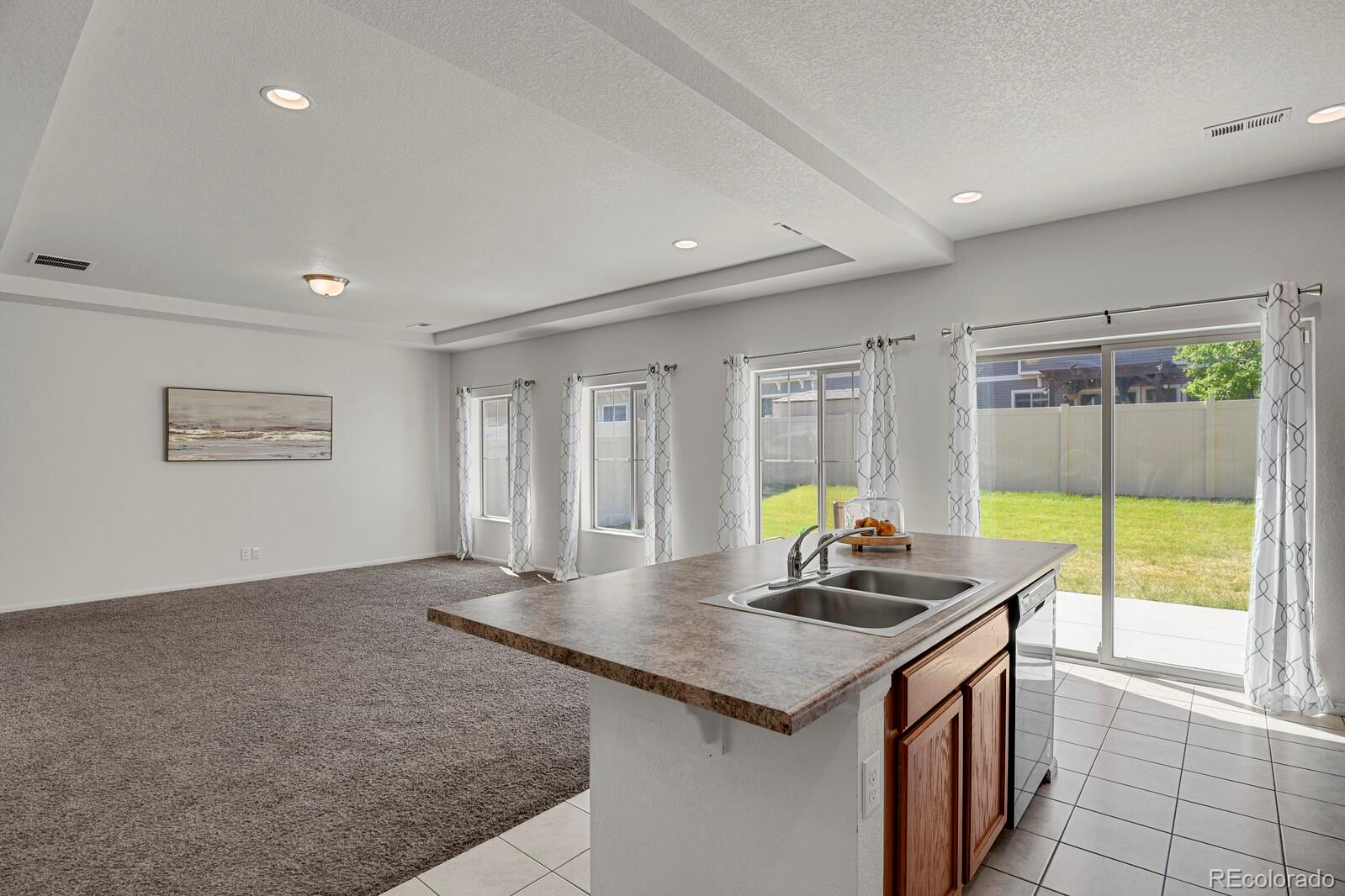 MLS Image #7 for 18190 e 52nd place,denver, Colorado