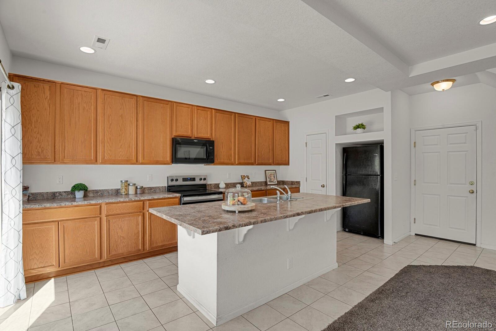 MLS Image #9 for 18190 e 52nd place,denver, Colorado