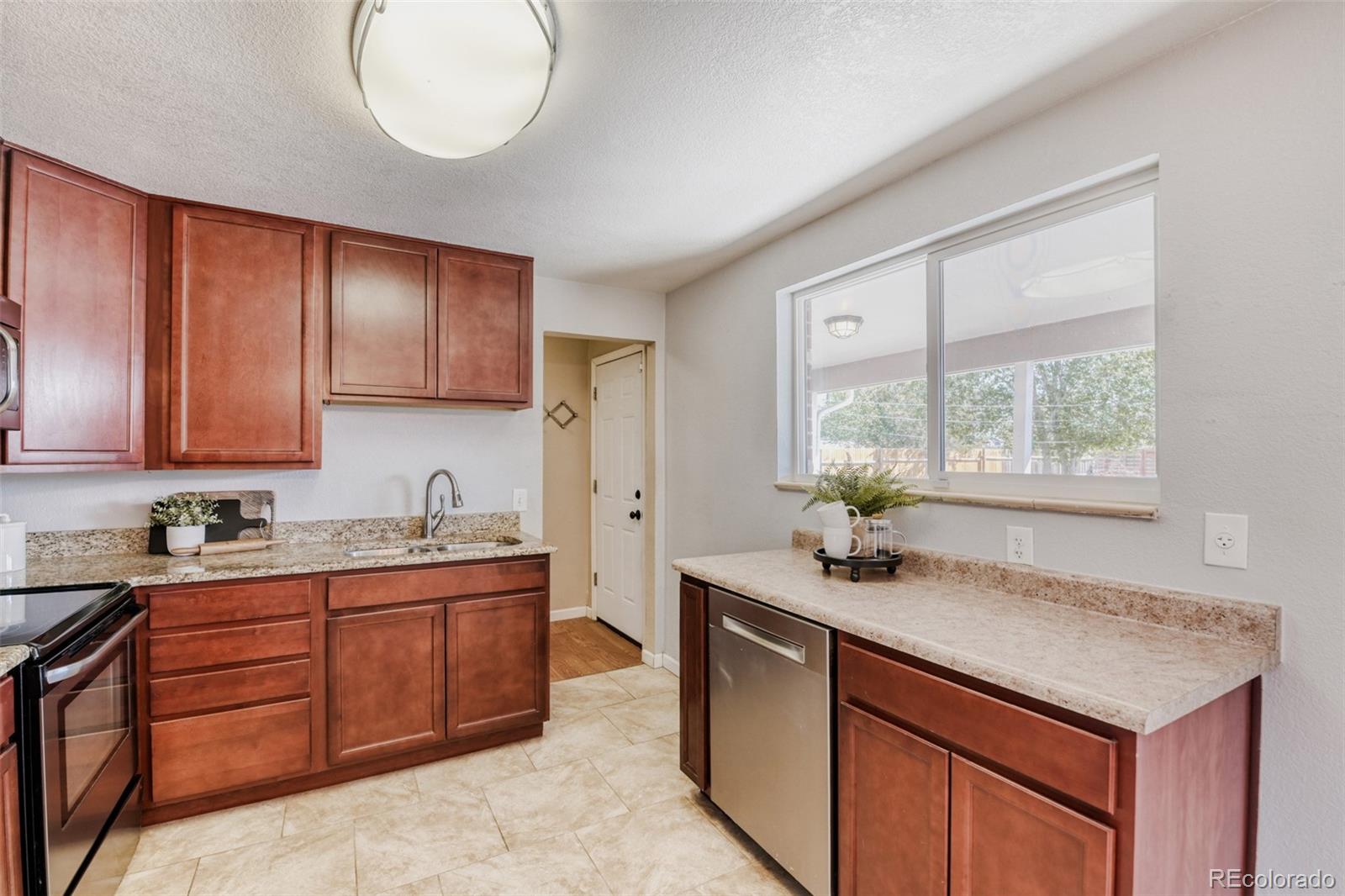 MLS Image #8 for 2380  galena street,aurora, Colorado