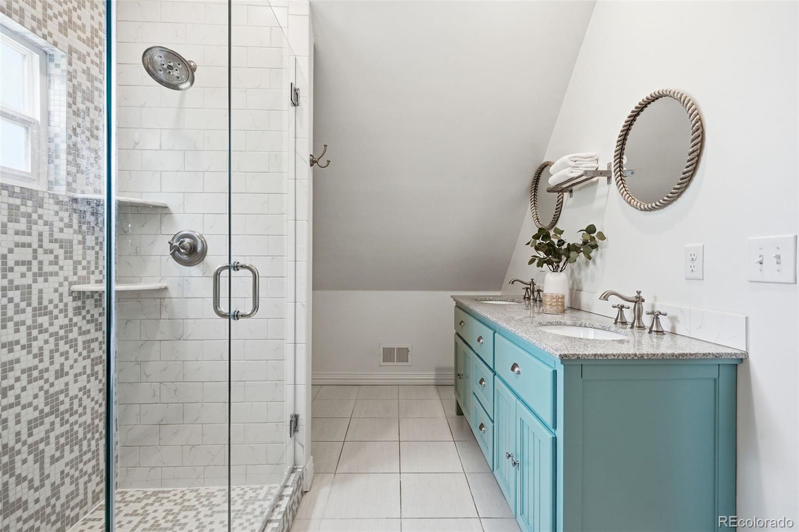 MLS Image #18 for 644 n inca street,denver, Colorado