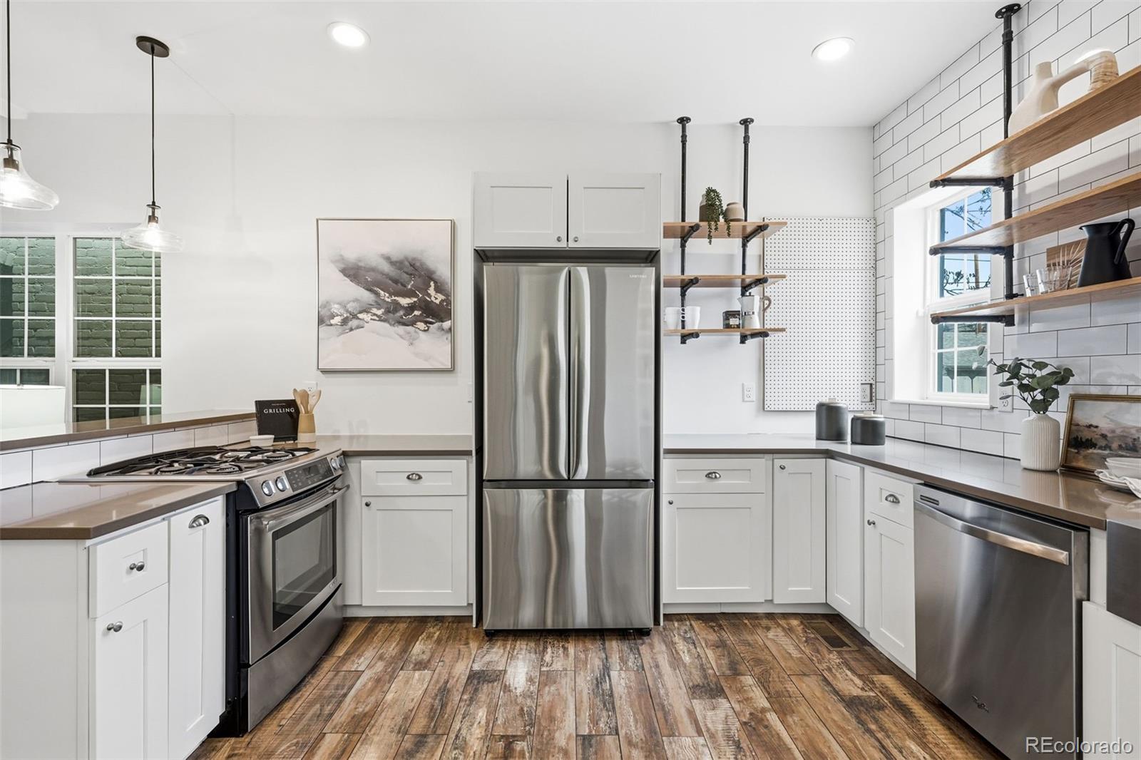 MLS Image #4 for 644 n inca street,denver, Colorado