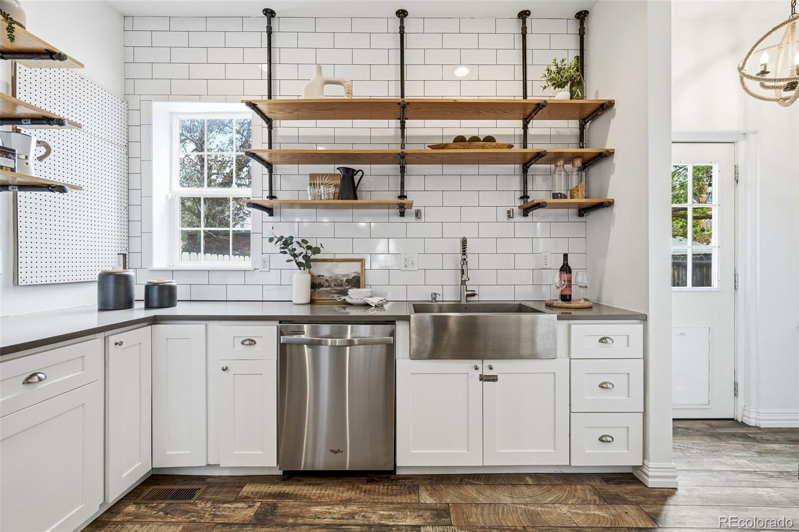 MLS Image #5 for 644 n inca street,denver, Colorado