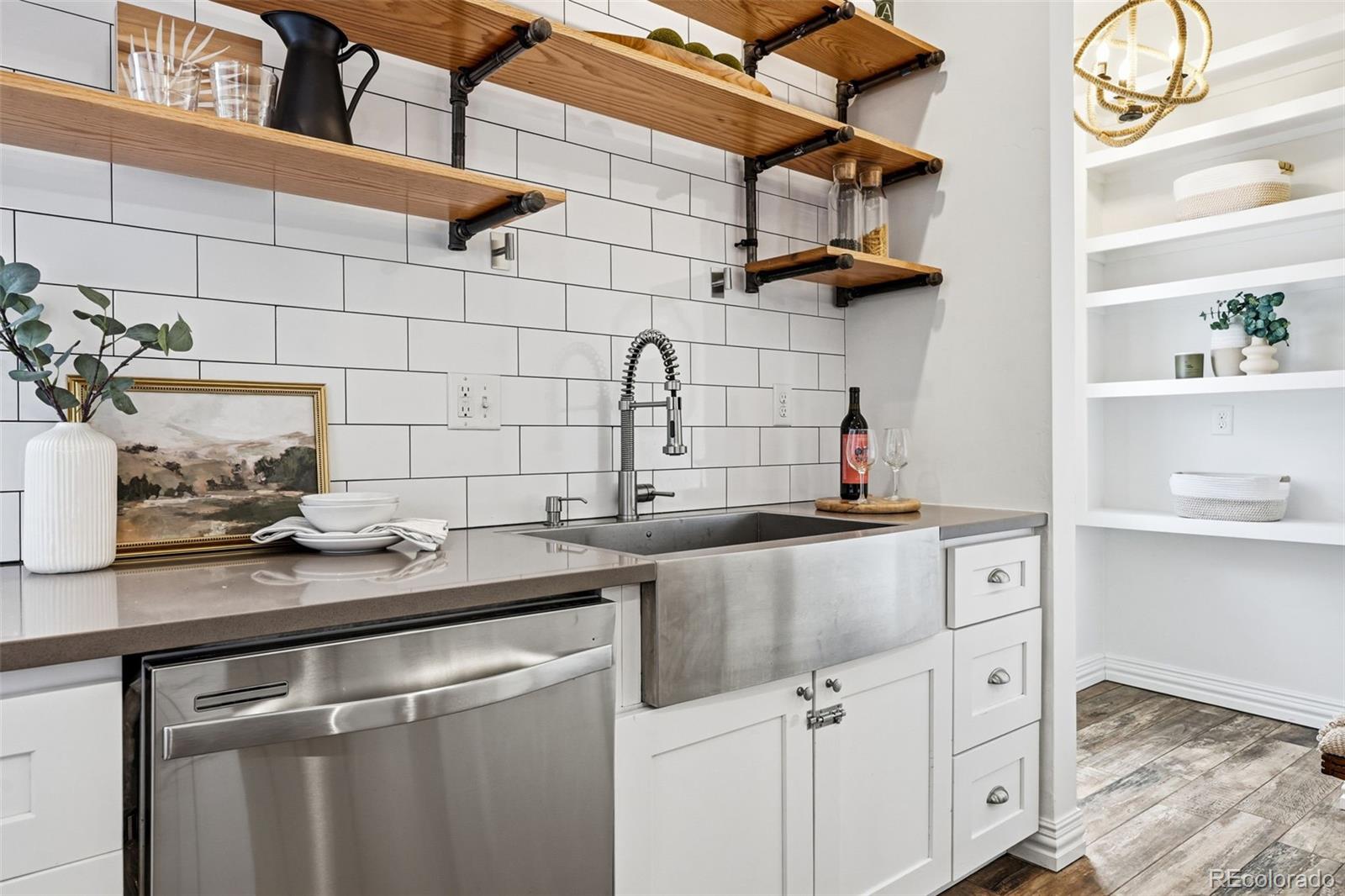 MLS Image #6 for 644 n inca street,denver, Colorado