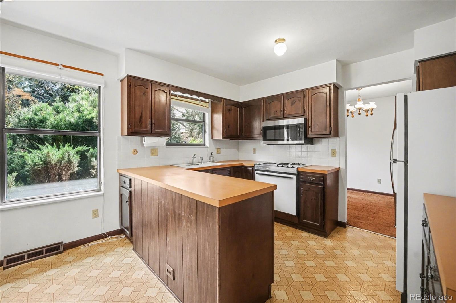 MLS Image #2 for 7555 s madison circle,centennial, Colorado
