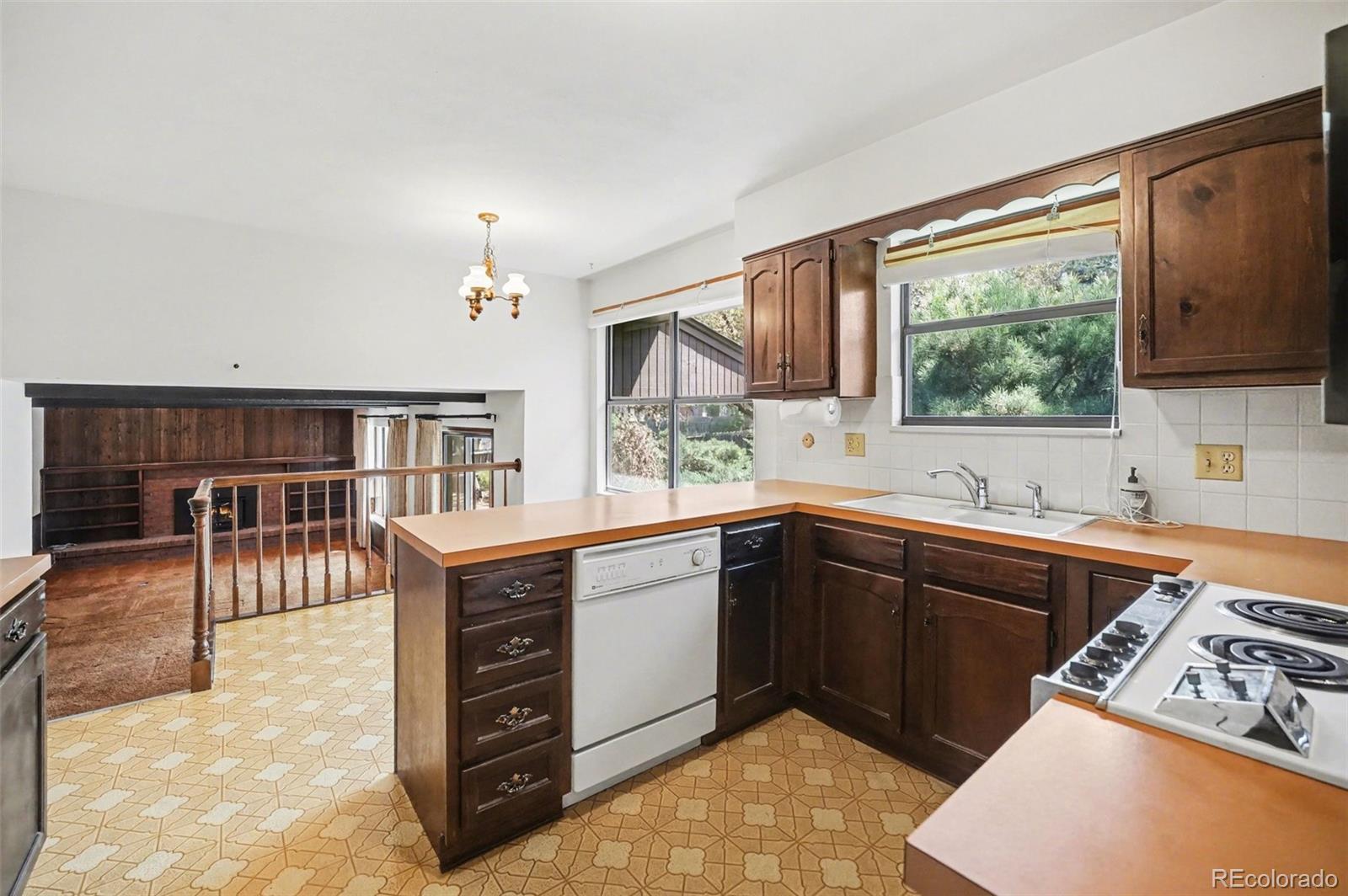 MLS Image #4 for 7555 s madison circle,centennial, Colorado