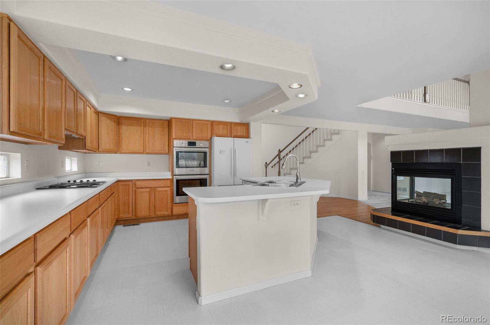 MLS Image #14 for 20331 e 47th place,denver, Colorado