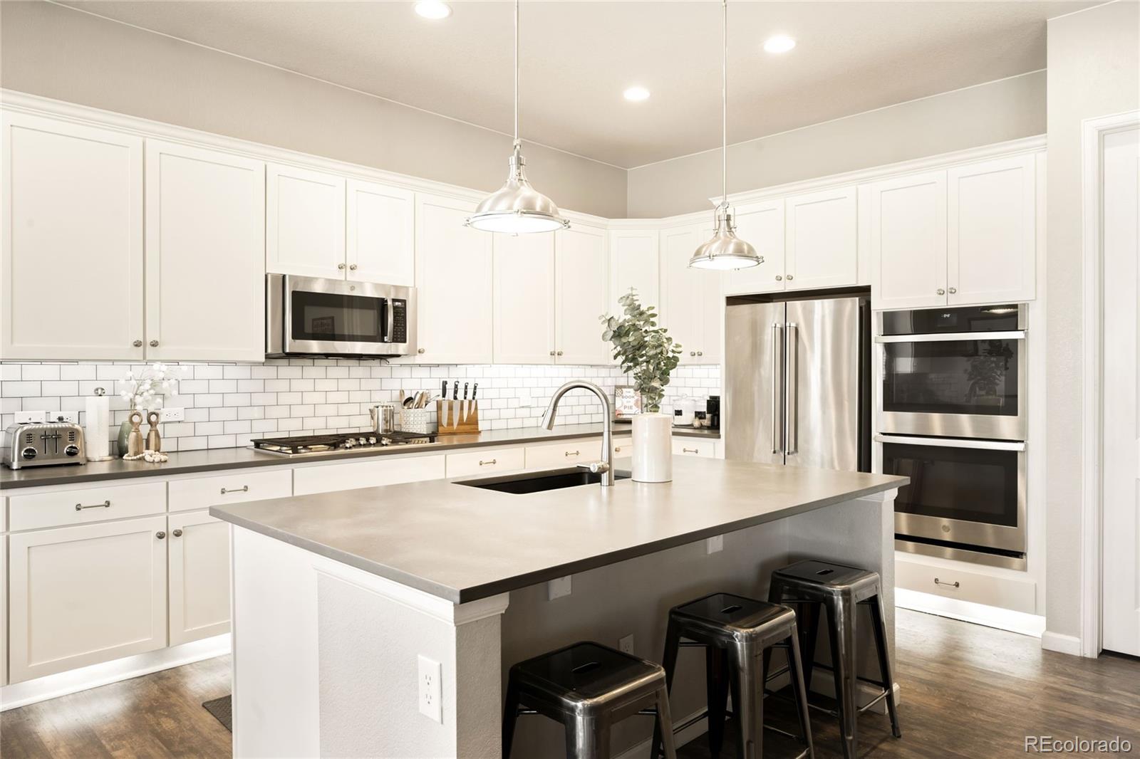 MLS Image #12 for 157  sugar beet circle,longmont, Colorado