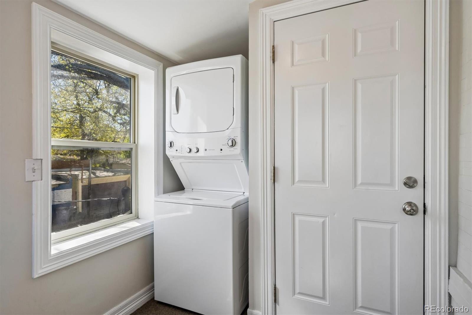 MLS Image #14 for 1424  gaylord street 3,denver, Colorado