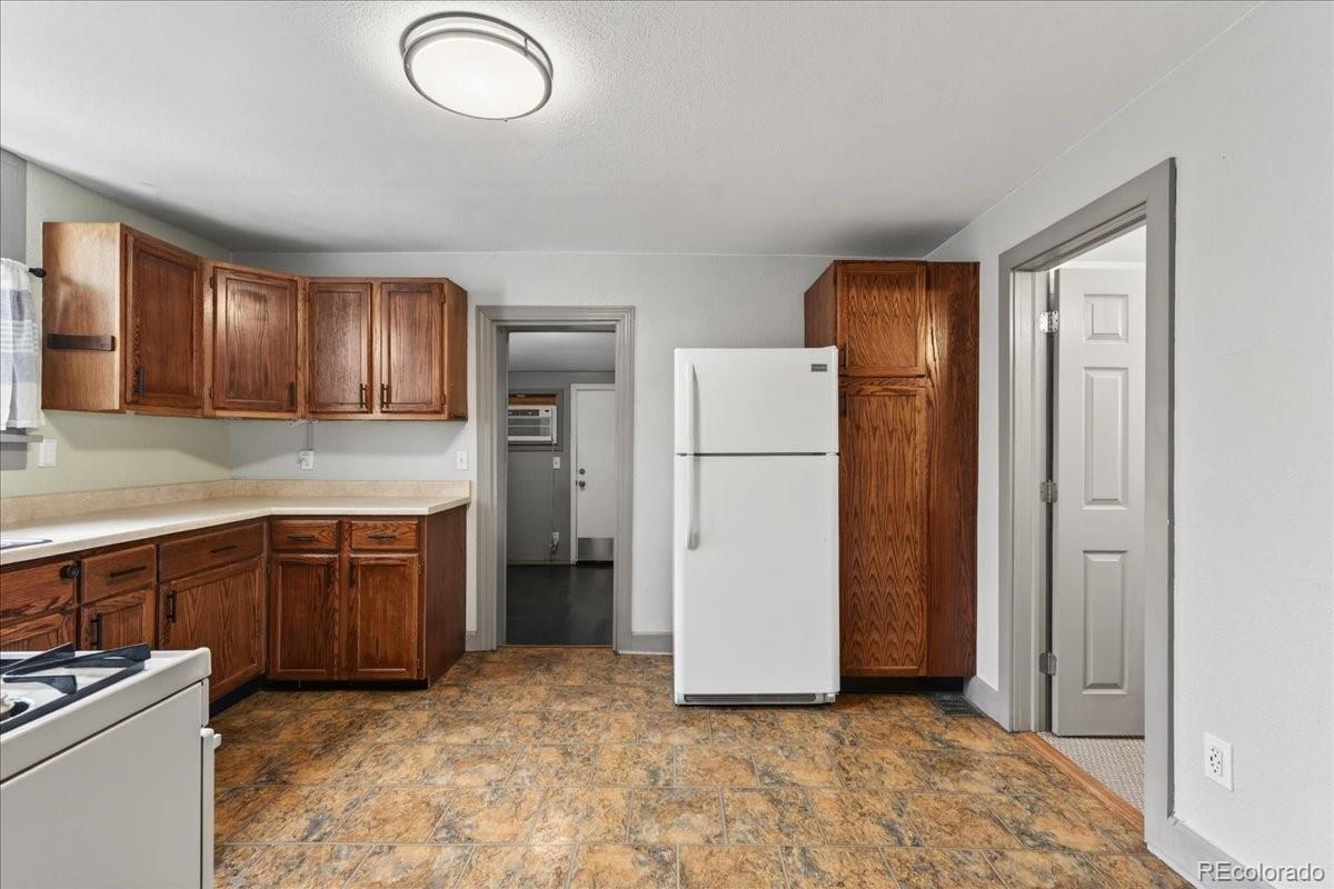 MLS Image #6 for 2831 s acoma street,englewood, Colorado