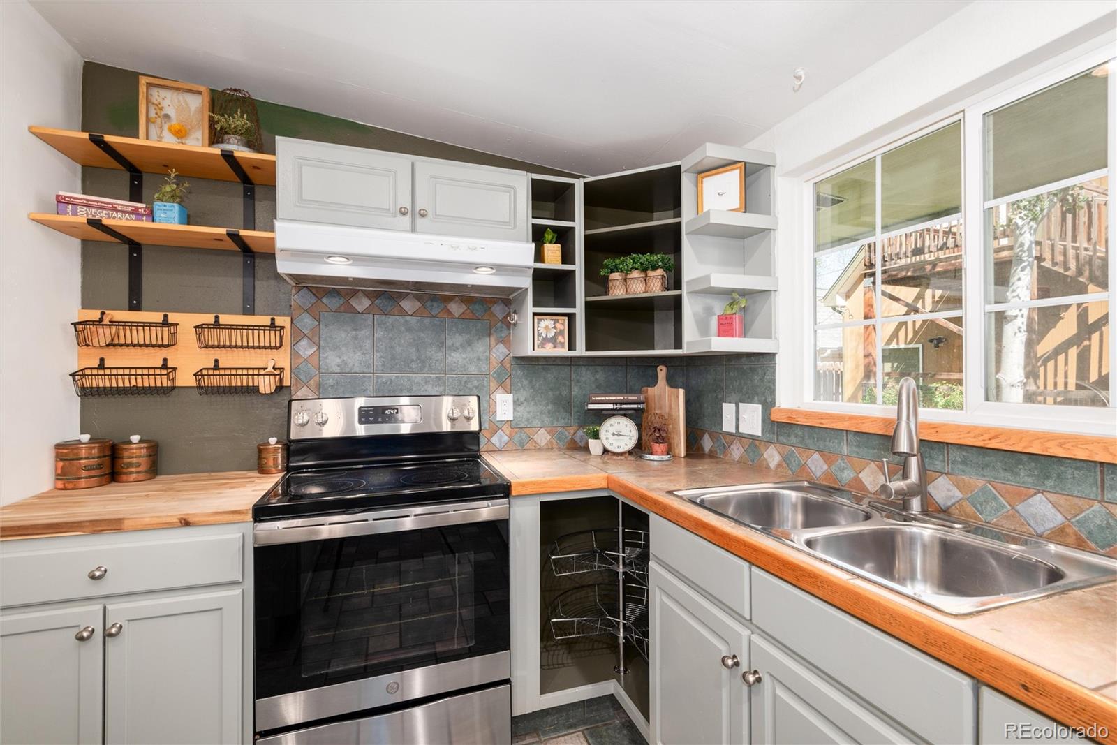 MLS Image #12 for 14845 w 49th avenue,golden, Colorado