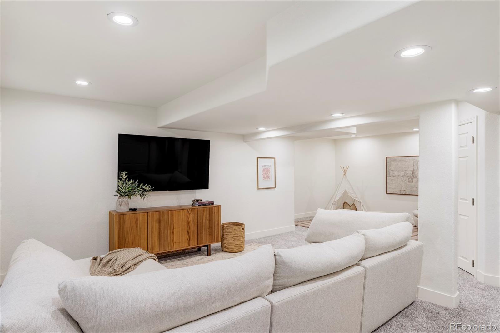MLS Image #37 for 8494 e 28th avenue,denver, Colorado