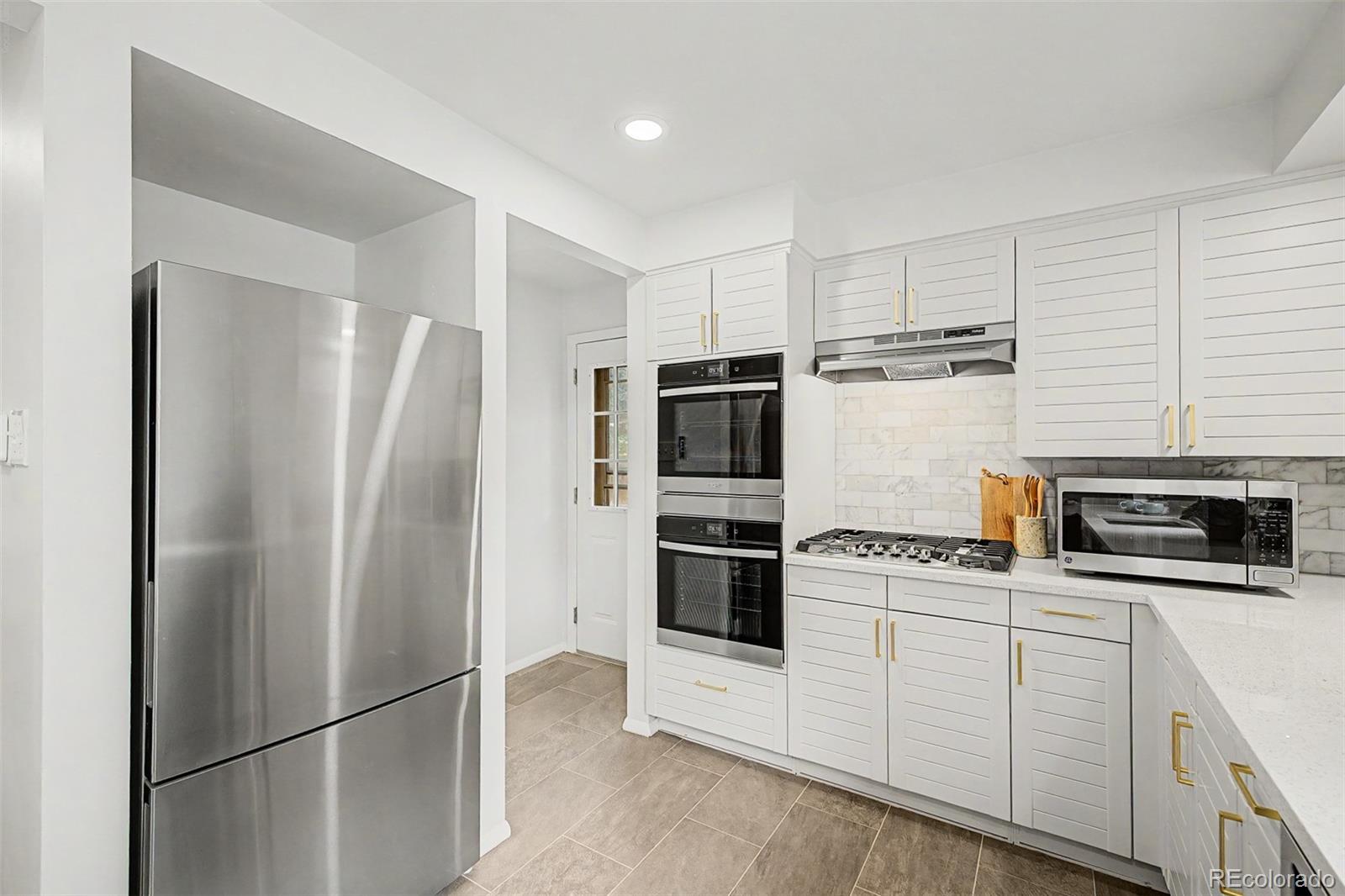 MLS Image #16 for 3201 e yale way,denver, Colorado