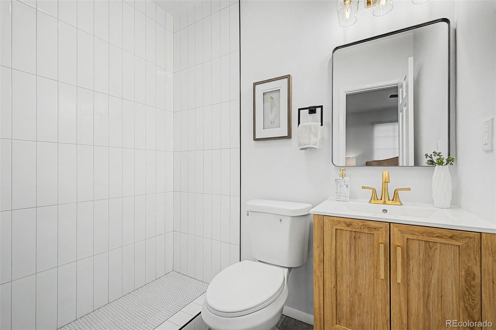 MLS Image #24 for 3201 e yale way,denver, Colorado