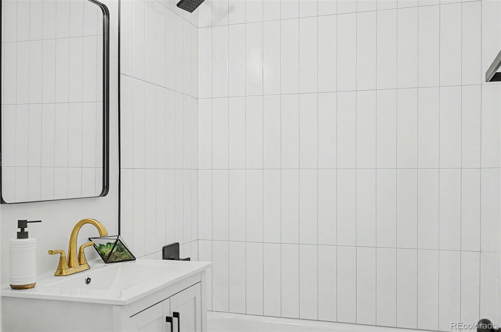 MLS Image #25 for 3201 e yale way,denver, Colorado
