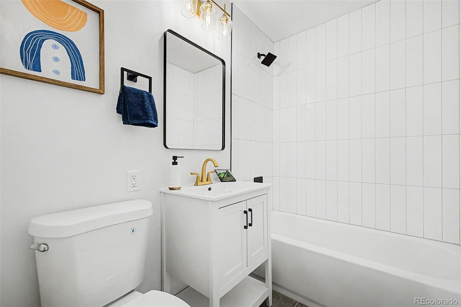 MLS Image #29 for 3201 e yale way,denver, Colorado