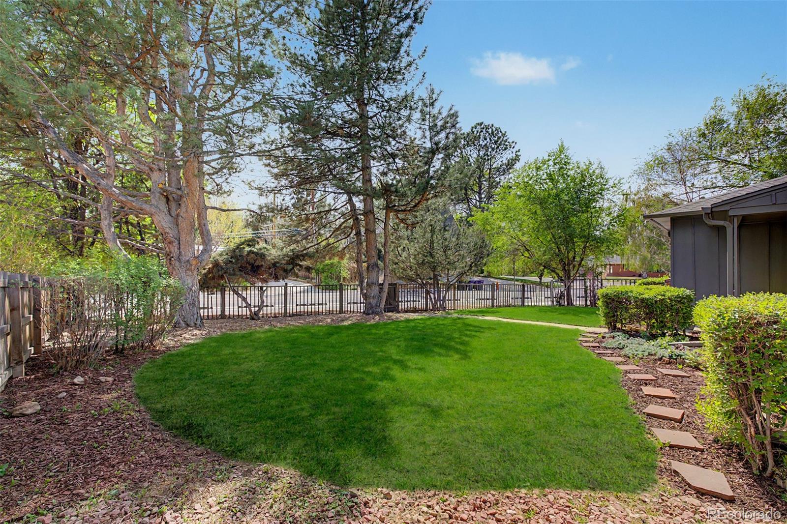 MLS Image #33 for 3201 e yale way,denver, Colorado