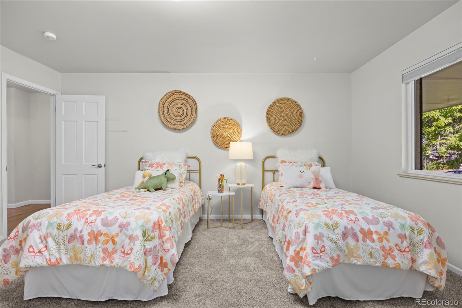 MLS Image #28 for 3941 s hillcrest drive,denver, Colorado
