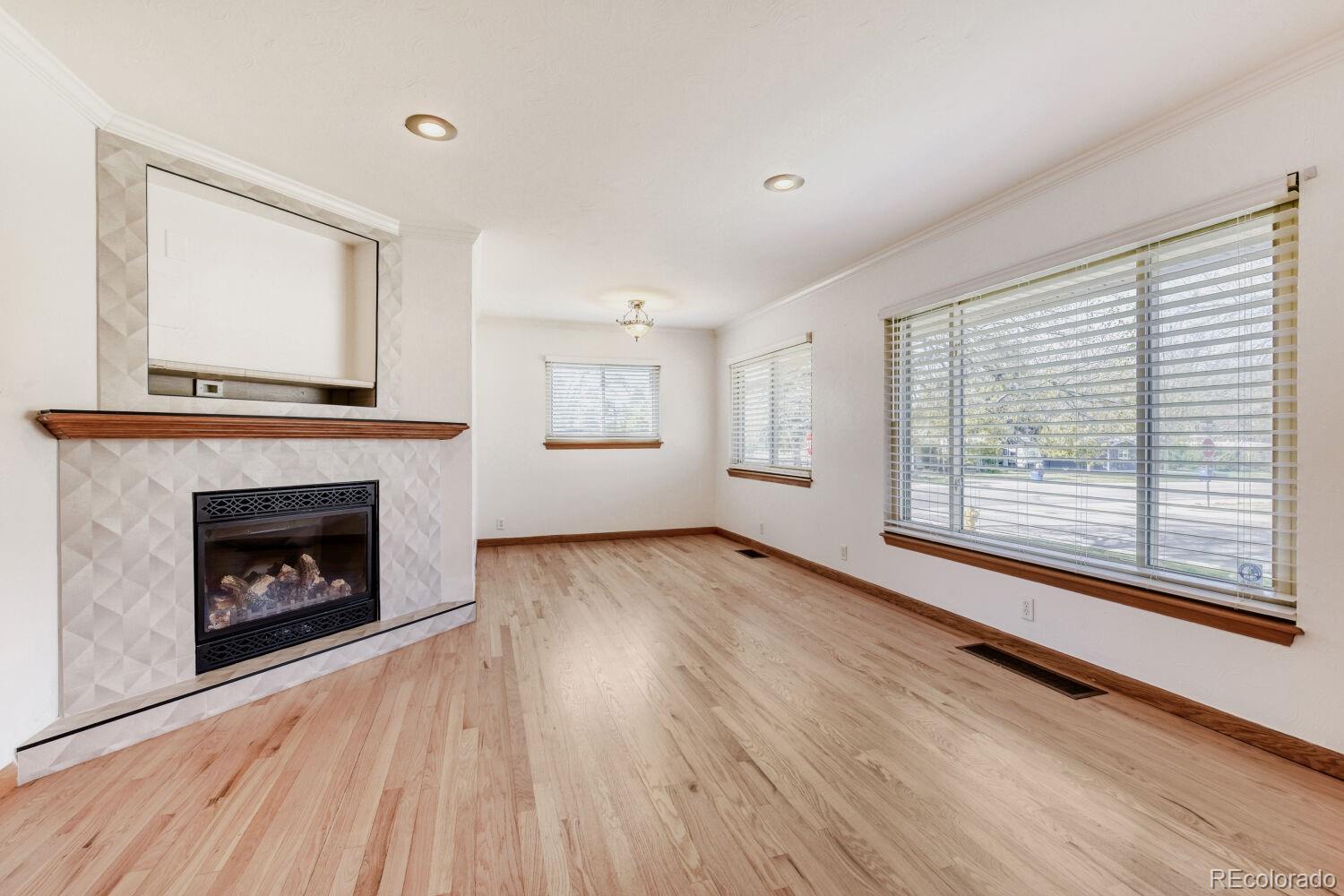 MLS Image #7 for 5896 s lakeview street,littleton, Colorado