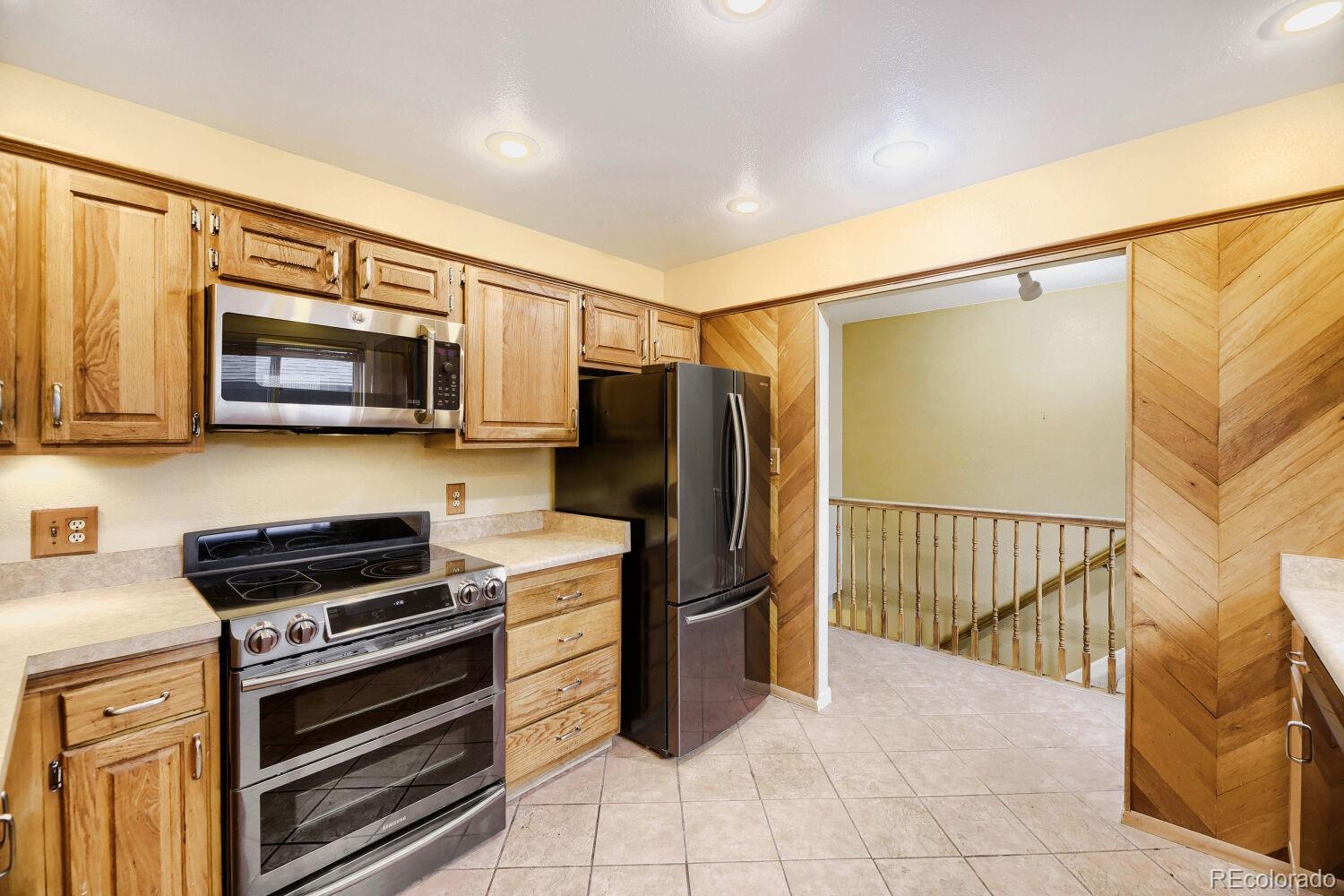 MLS Image #3 for 385 e chenango avenue,englewood, Colorado