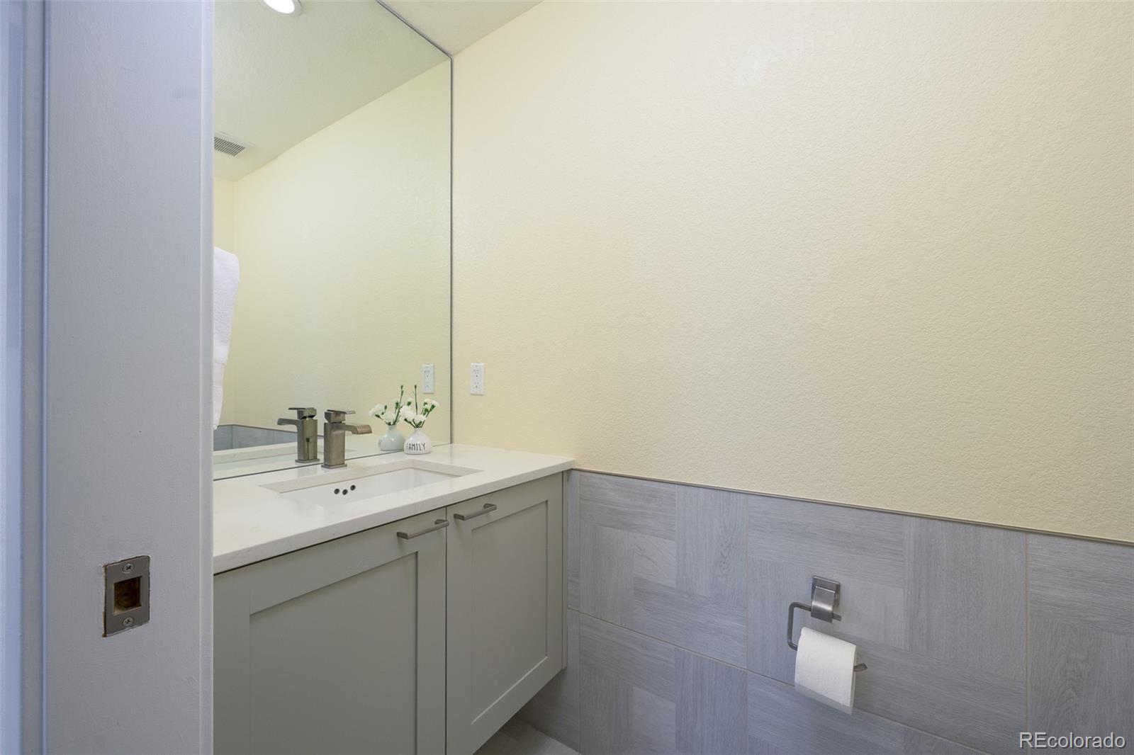 MLS Image #18 for 2408 s orchard way,lakewood, Colorado