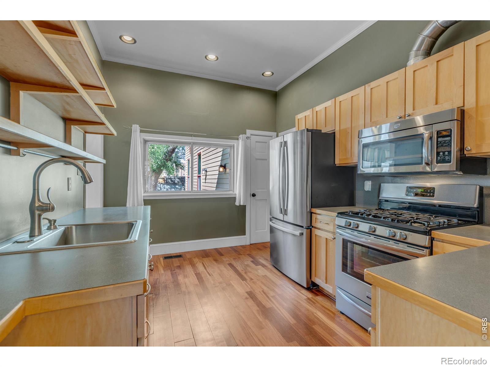 MLS Image #8 for 821  emery street,longmont, Colorado