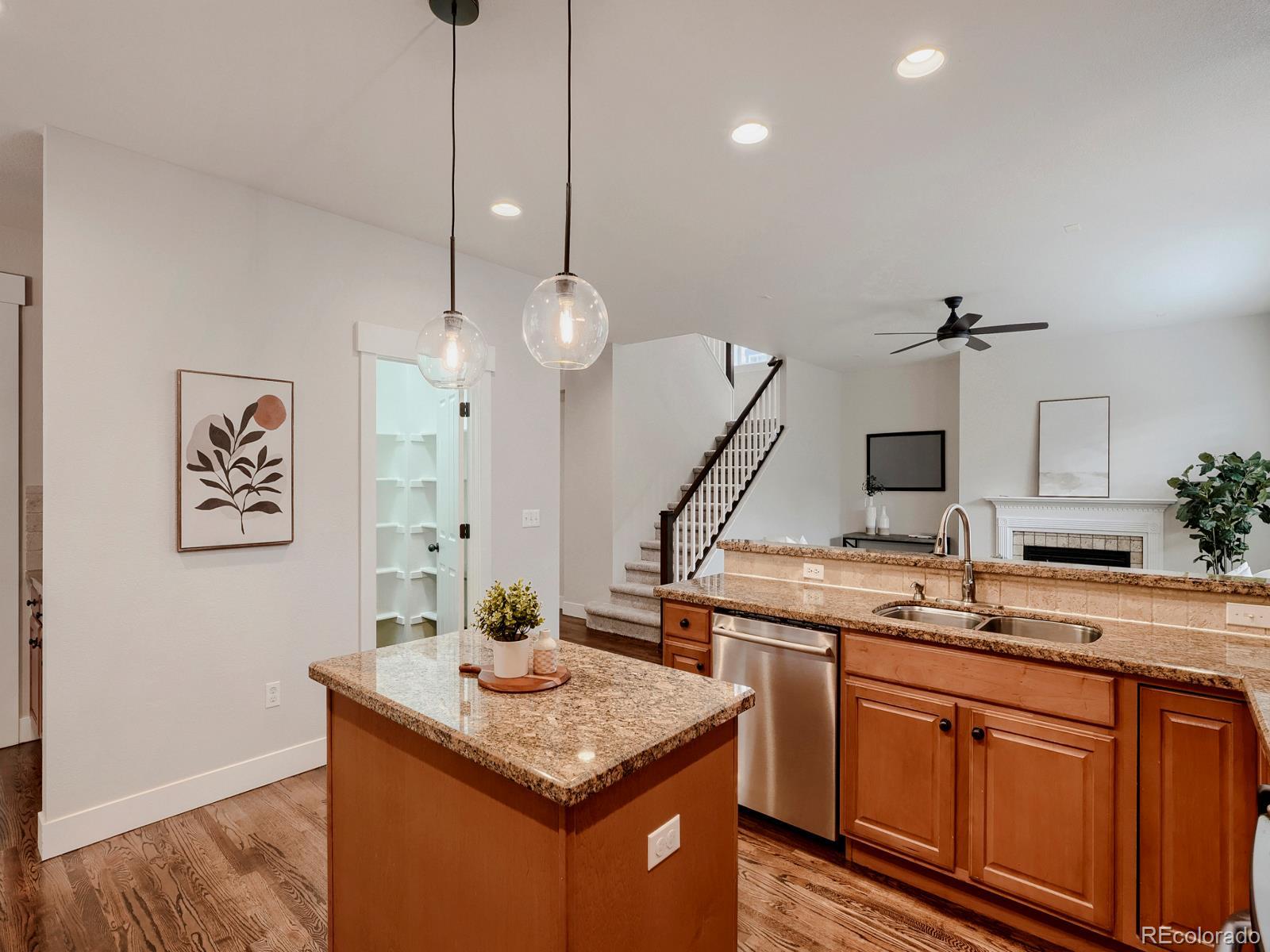 MLS Image #14 for 8169 e 23rd avenue,denver, Colorado