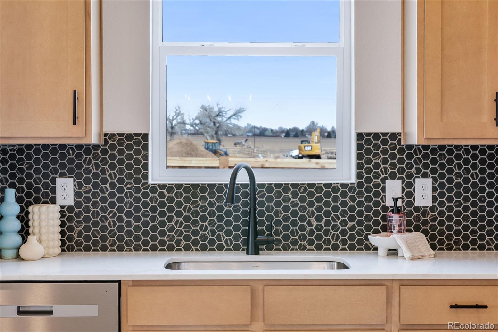 MLS Image #14 for 1993  sorghum way,johnstown, Colorado