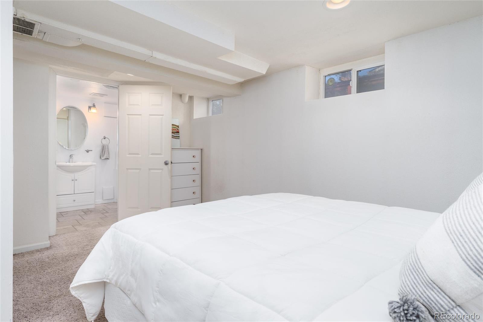 MLS Image #32 for 1690 s marion street,denver, Colorado