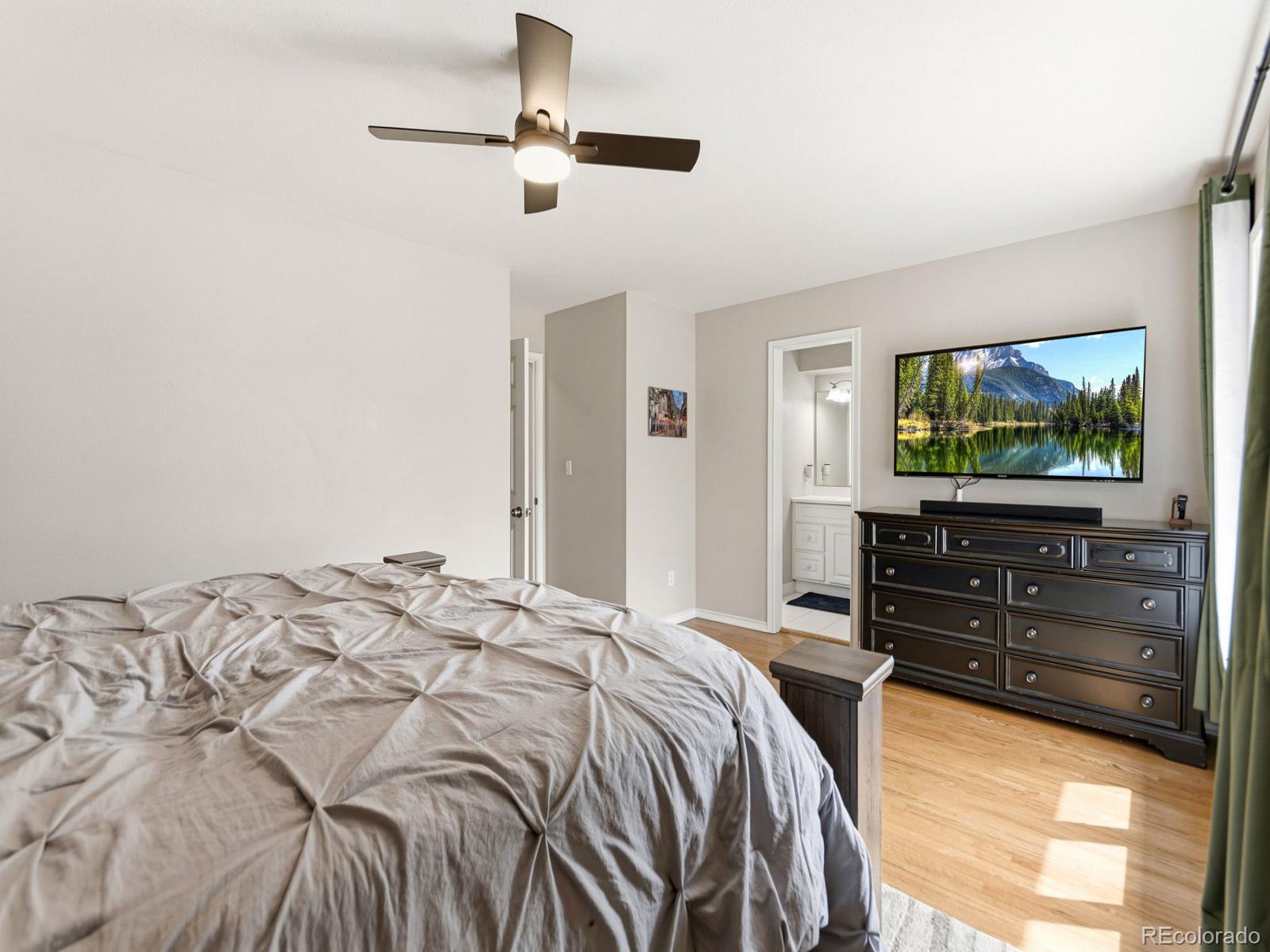 MLS Image #26 for 3620 s monaco parkway,denver, Colorado