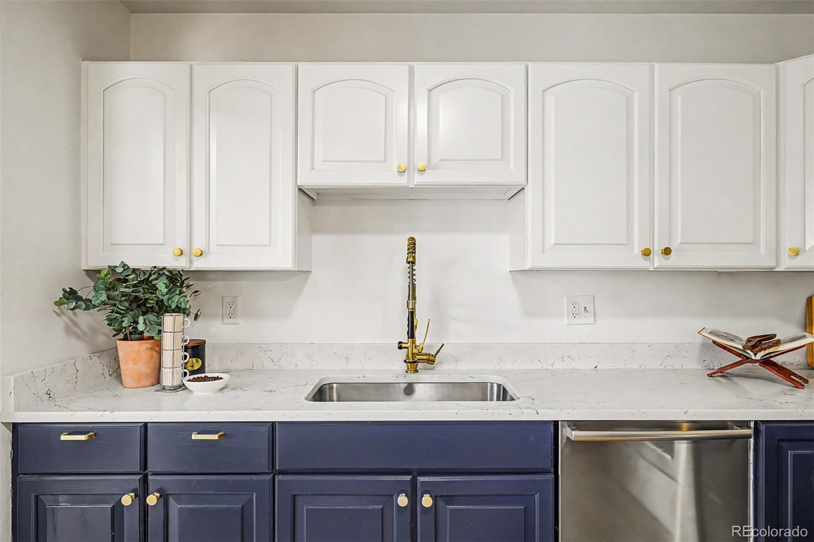 MLS Image #10 for 13797 w asbury circle,lakewood, Colorado
