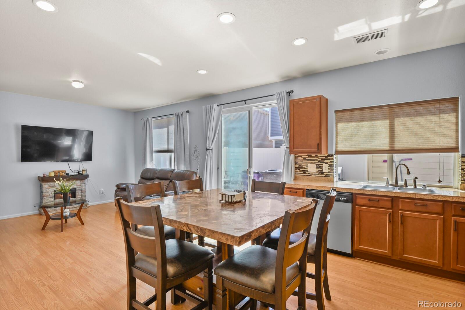MLS Image #14 for 18620 e 46th avenue,denver, Colorado