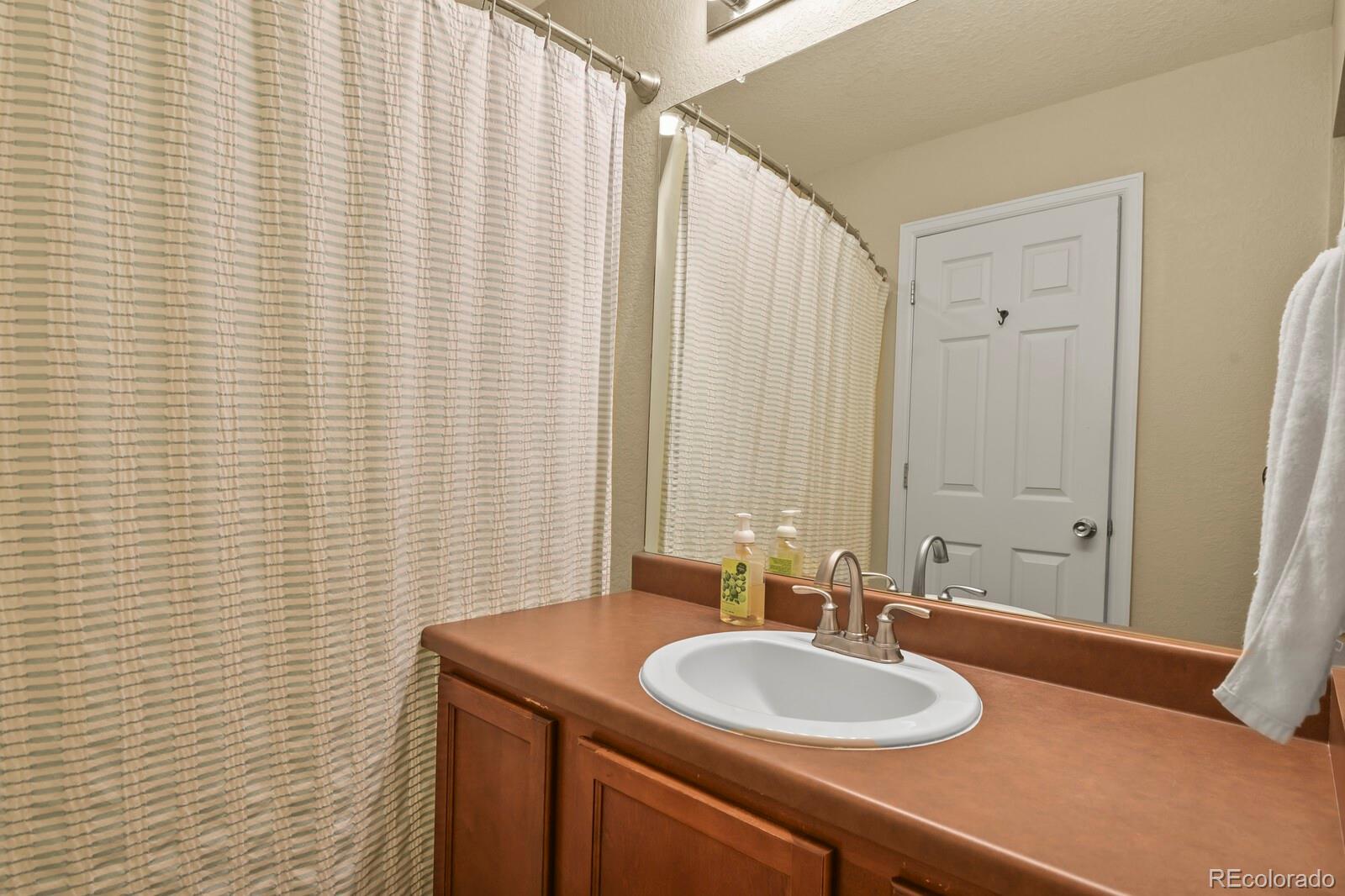 MLS Image #19 for 18620 e 46th avenue,denver, Colorado