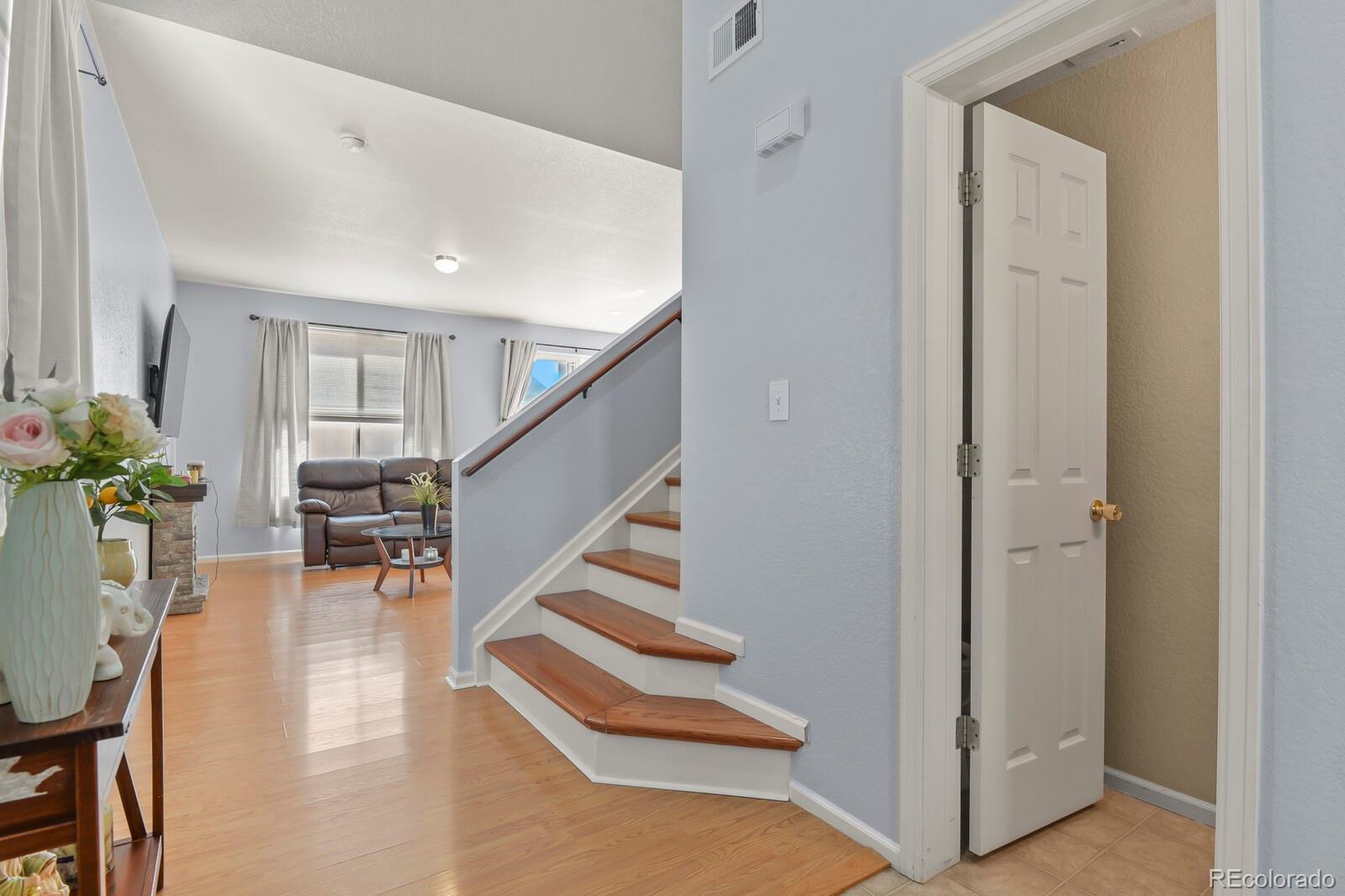 MLS Image #4 for 18620 e 46th avenue,denver, Colorado