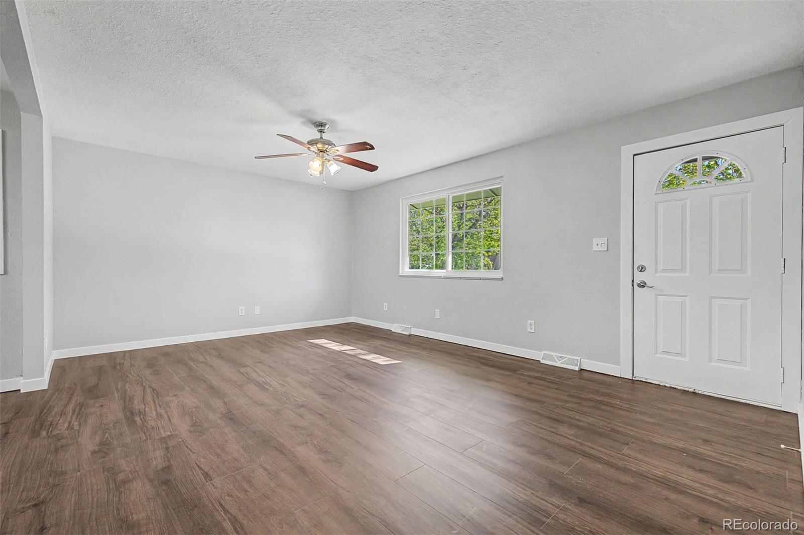 MLS Image #5 for 875  memphis street,aurora, Colorado