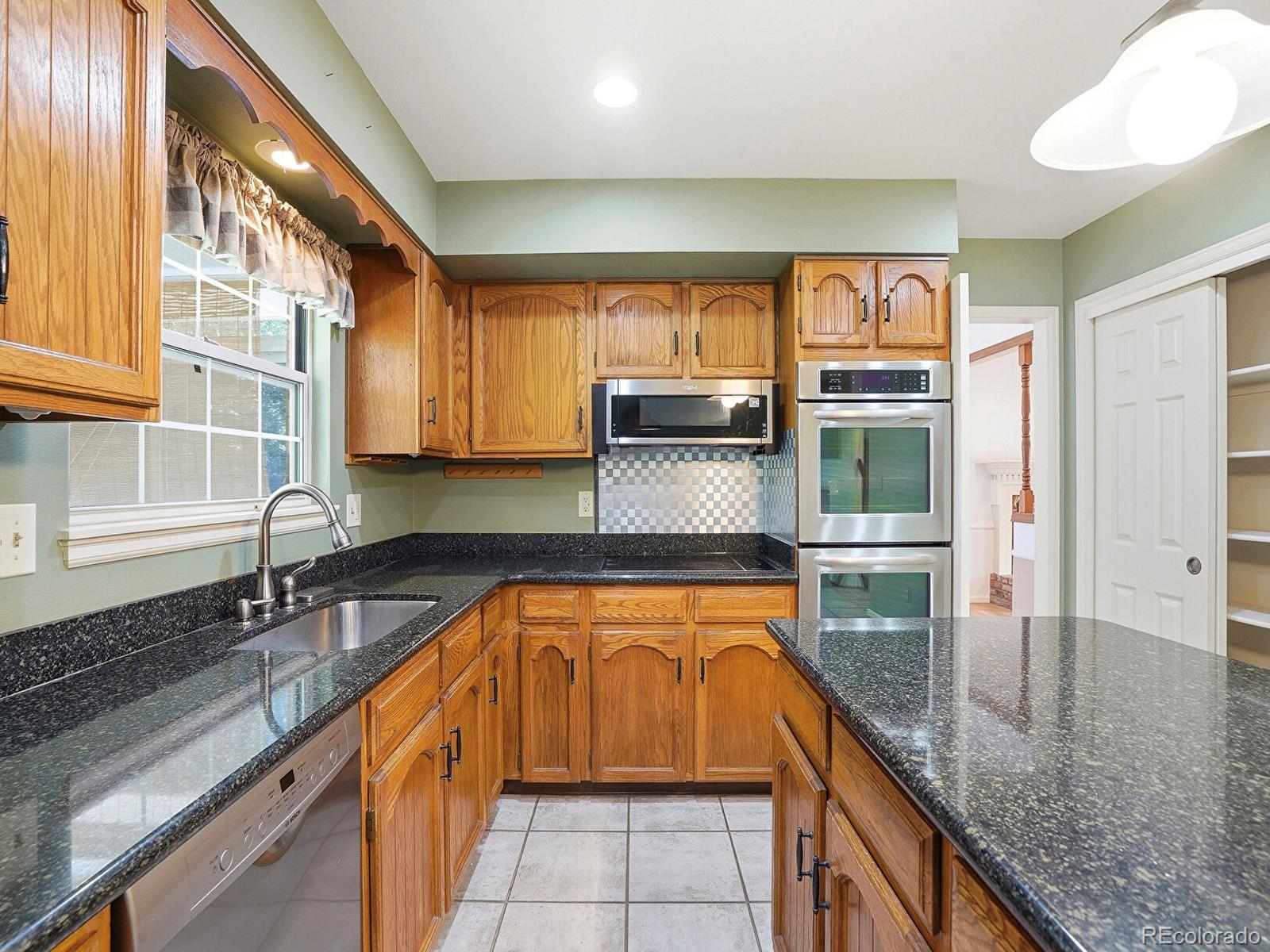 MLS Image #10 for 5123 s iris way,littleton, Colorado