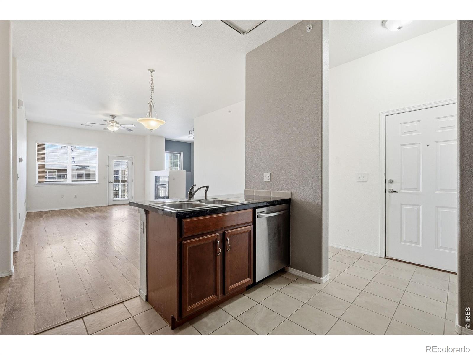 MLS Image #10 for 15460  canyon gulch lane 310,englewood, Colorado