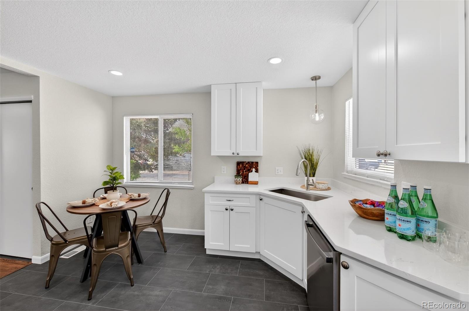 MLS Image #10 for 920  moline street,aurora, Colorado