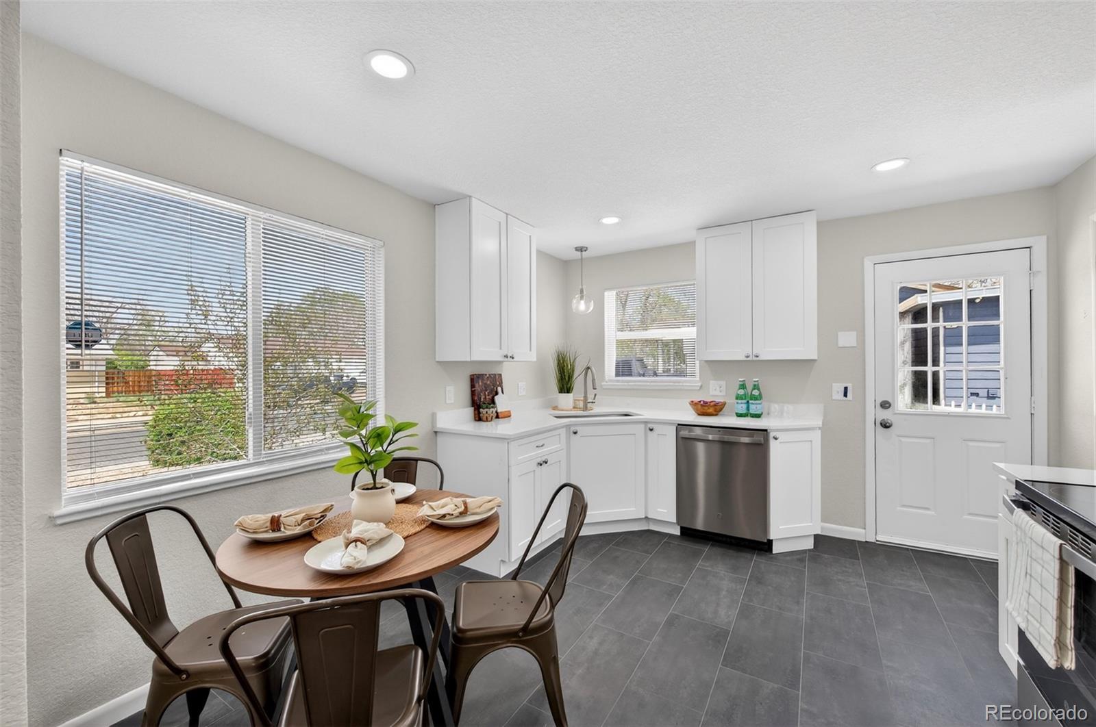 MLS Image #8 for 920  moline street,aurora, Colorado