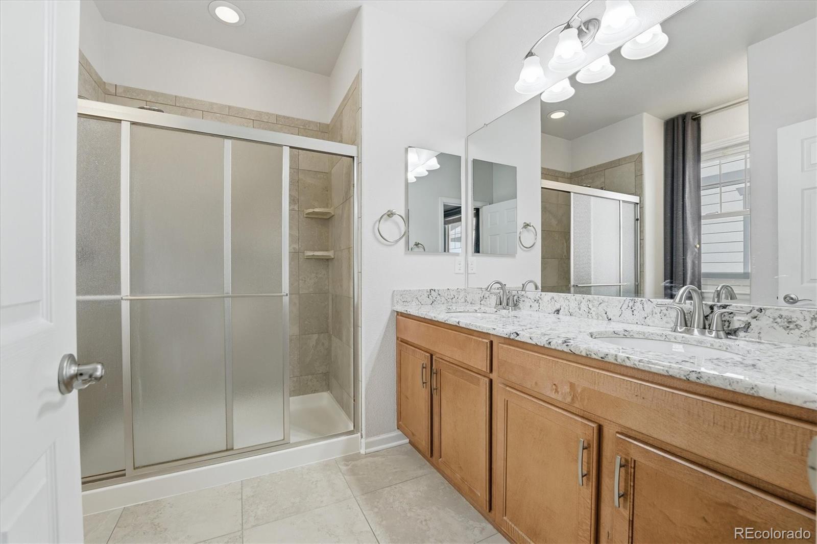 MLS Image #18 for 25561 e 5th place,aurora, Colorado