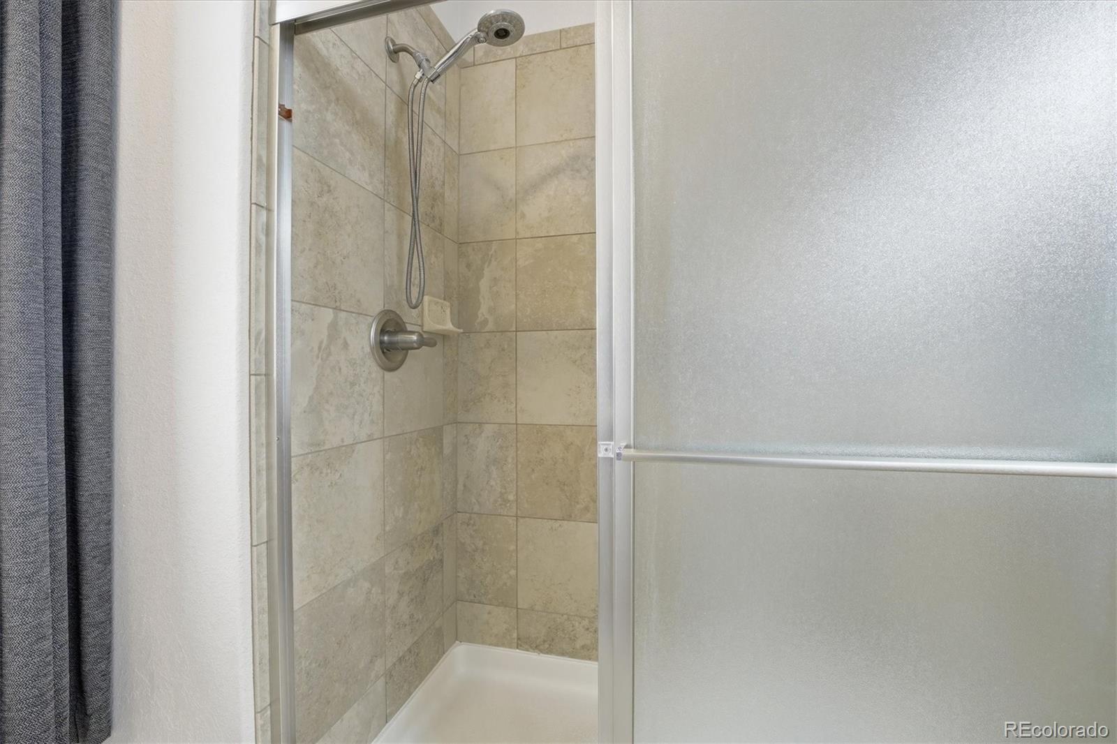 MLS Image #19 for 25561 e 5th place,aurora, Colorado