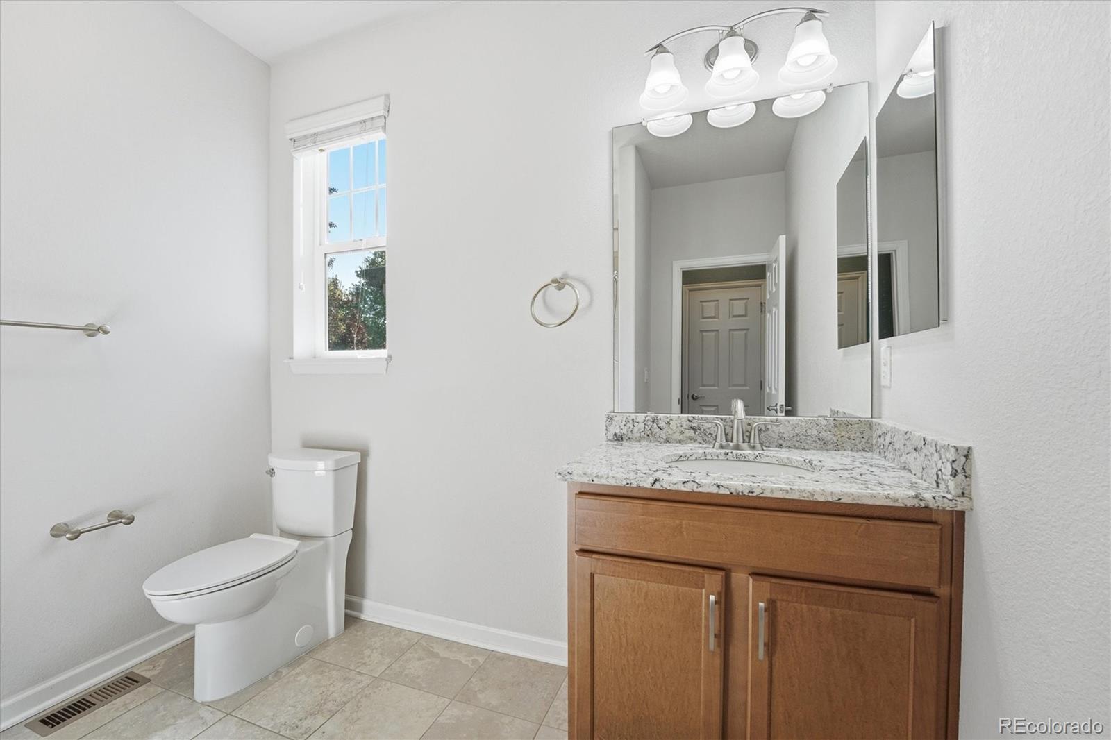 MLS Image #22 for 25561 e 5th place,aurora, Colorado
