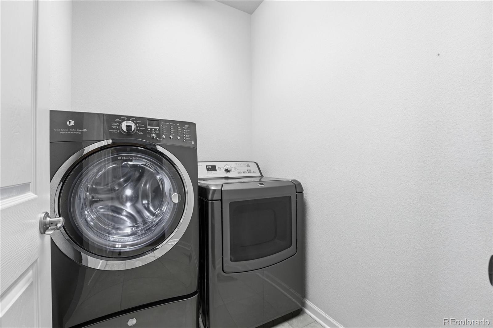 MLS Image #26 for 25561 e 5th place,aurora, Colorado