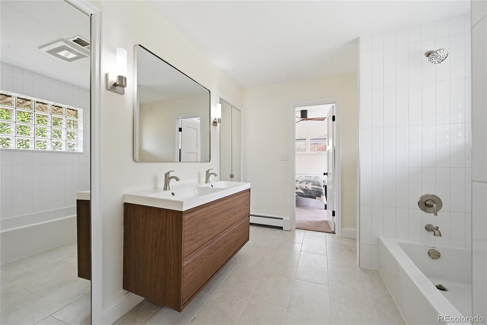 MLS Image #10 for 3742 s grape street,denver, Colorado