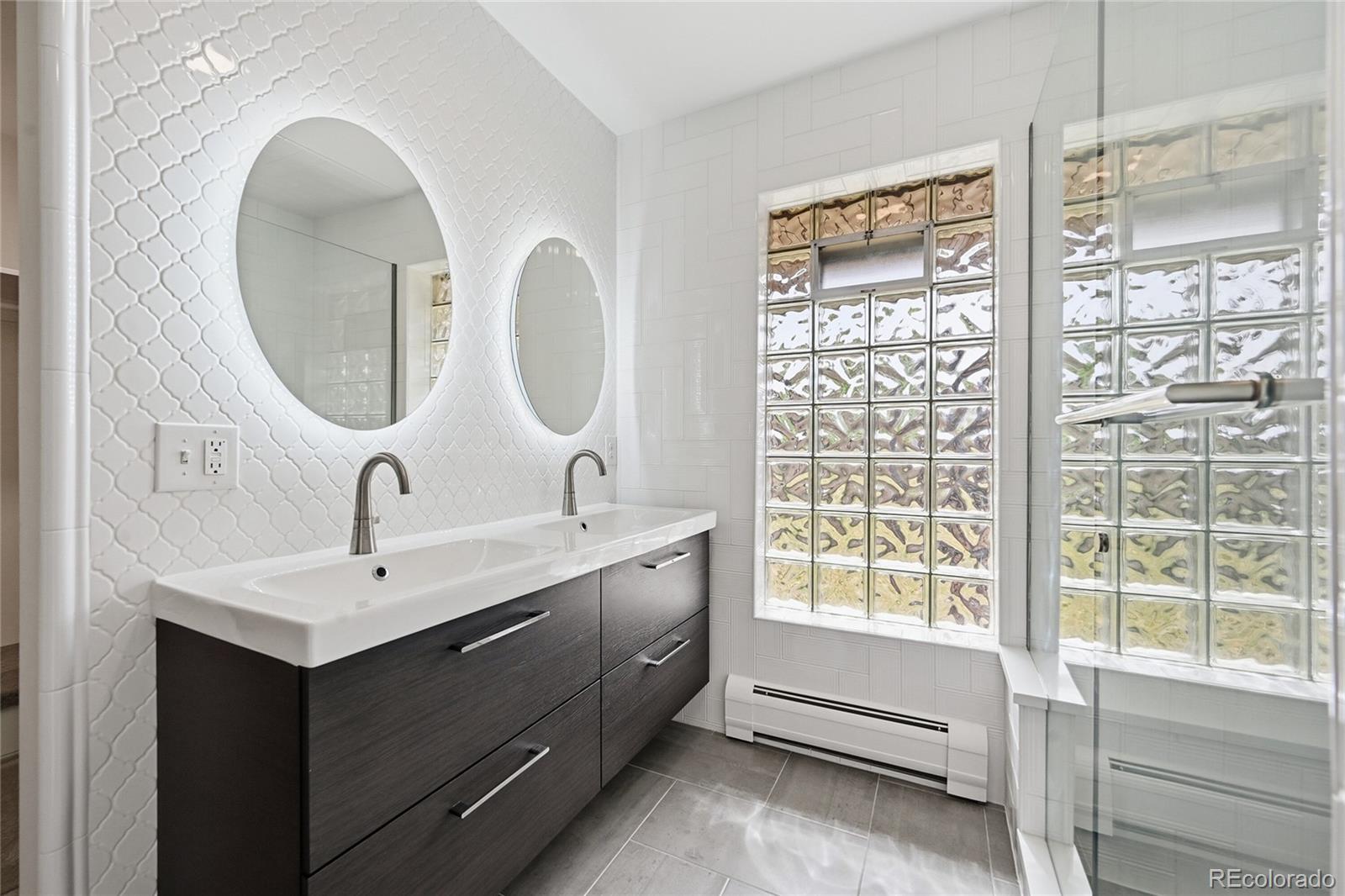 MLS Image #13 for 3742 s grape street,denver, Colorado