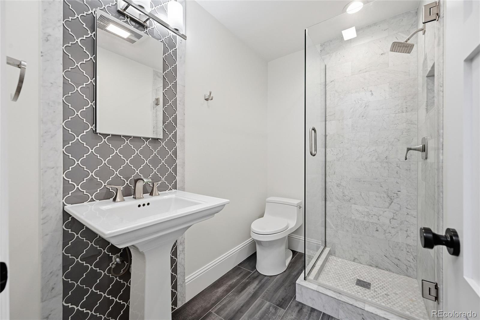 MLS Image #7 for 3742 s grape street,denver, Colorado