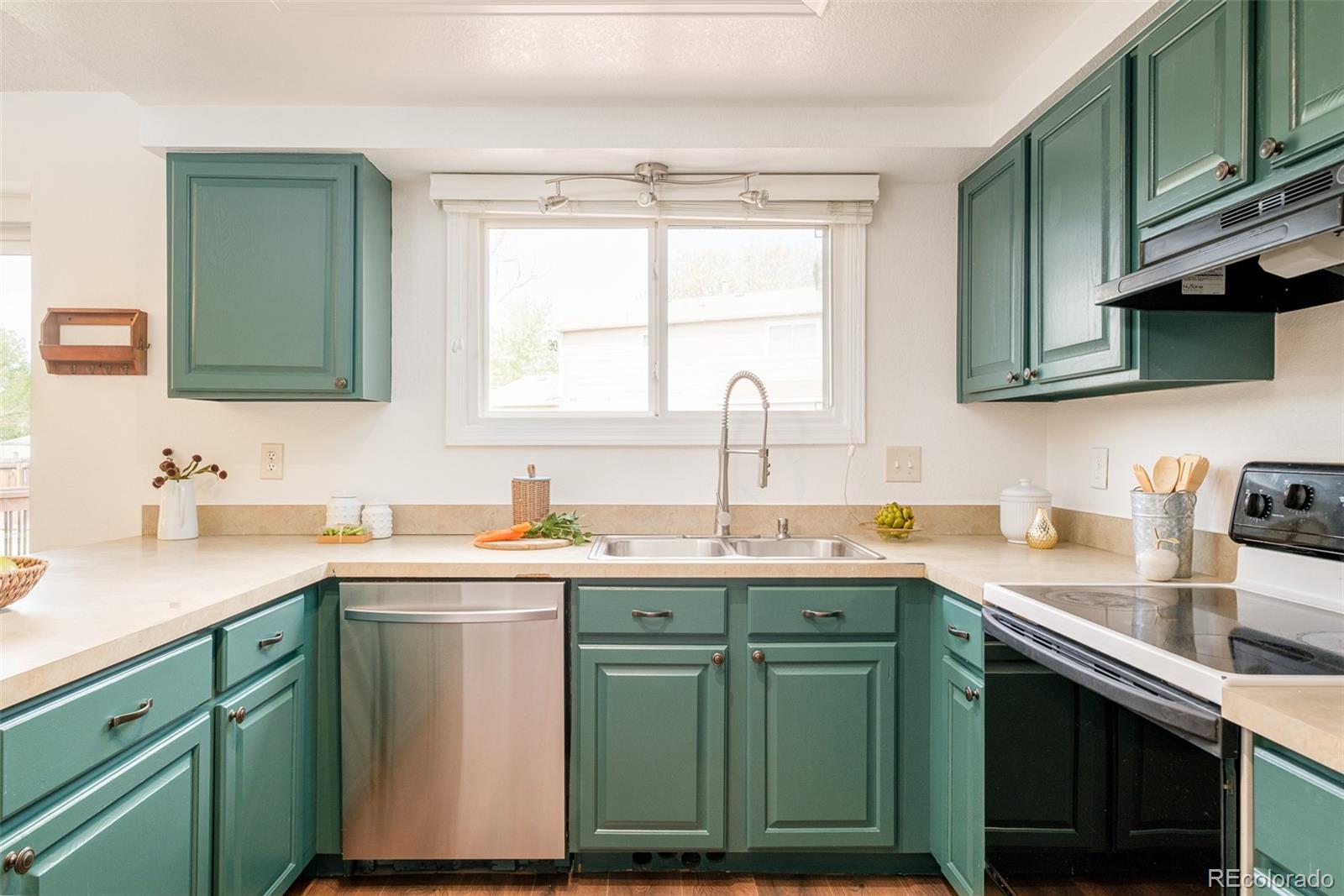 MLS Image #7 for 10037  clayton street,thornton, Colorado